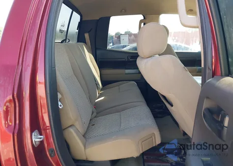 2010 Toyota Tundra Grade 5.7L V8 z USA, uszkodzony, nr VIN 5TFUW5F11AX112571